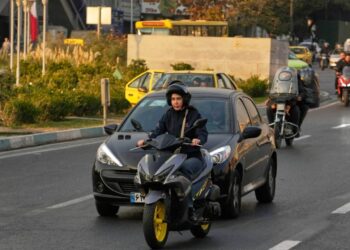 Behrouz-Azar: The Government Is Following Up on Issuing Motorcycle Licenses for Women