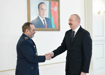 Iranian Defense Minister Arrives in Baku